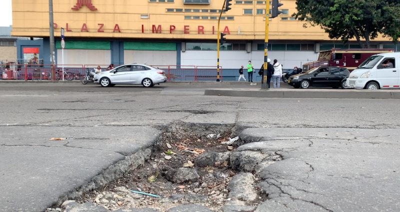 Habitantes de Bilbao en Suba están cansados de terribles huecos