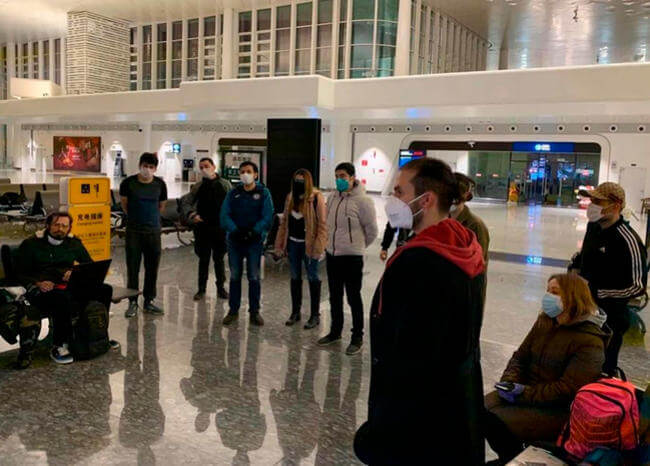 Avión con colombianos ya despegó desde Wuhan