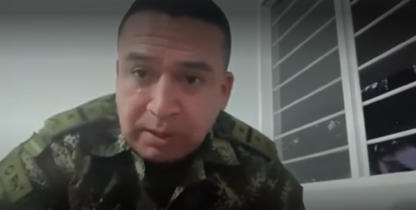 Oficial del Ejército le pide al Presidente "que lo cuide" de sus superiores
