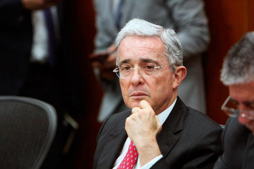 Uribe dice que acusaciones en su contra no pueden afectar el Centro Democrático