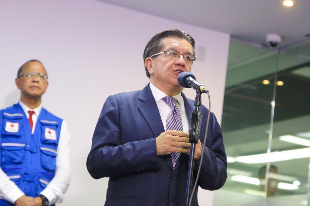 Ministro Fernando Ruiz curva pruebas covid