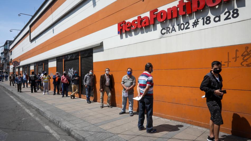 Afluencia de personas en supermercados de Bogotá disminuyó 60 %