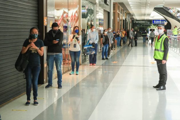 Hoy reabren centros comerciales en Bogotá, conozca los horarios