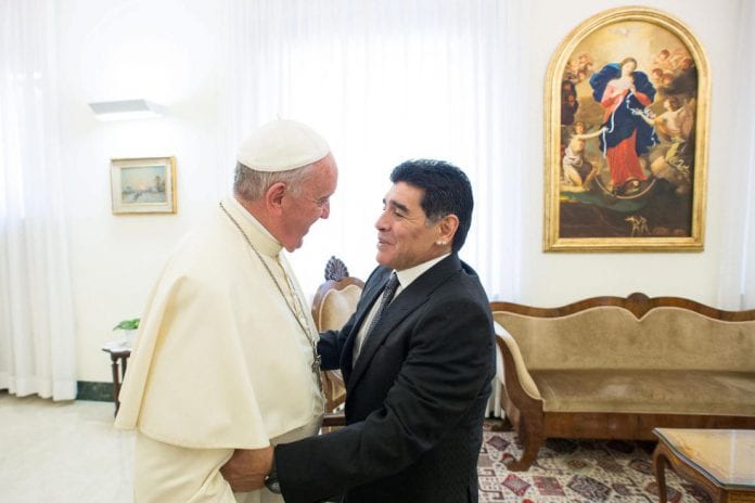 Papa Francisco y Diego Armando Maradona