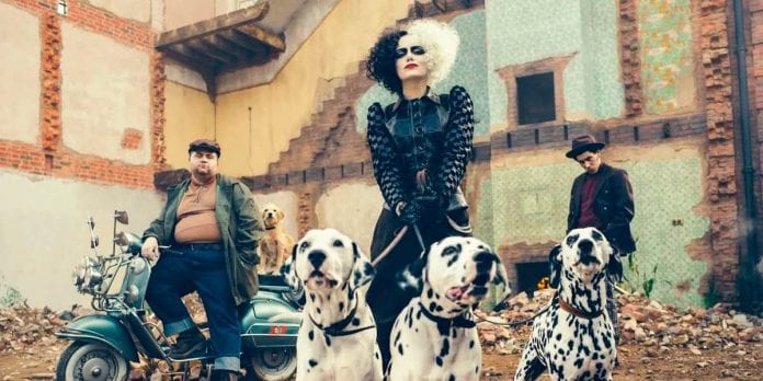 Emma Stone se transforma en 'Cruella', mítica villana de 101 dálmatas