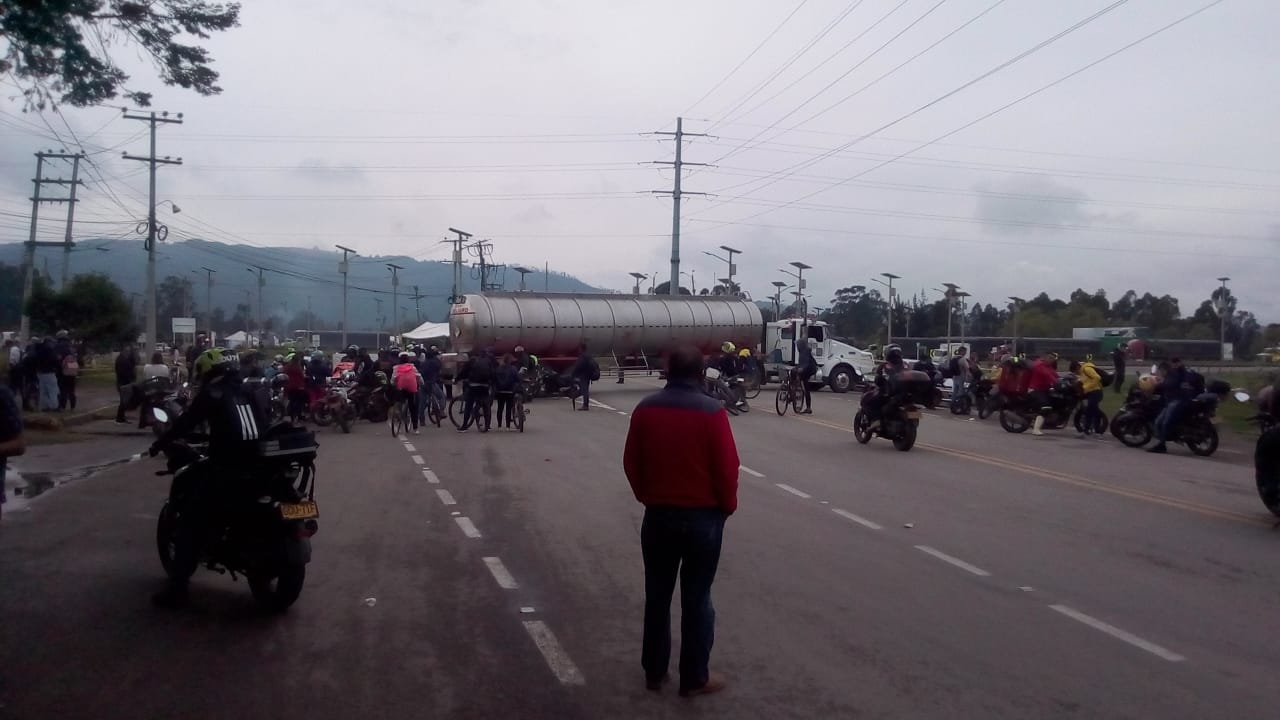 Algunas vías de Cundinamarca presentan cierres por manifestaciones
