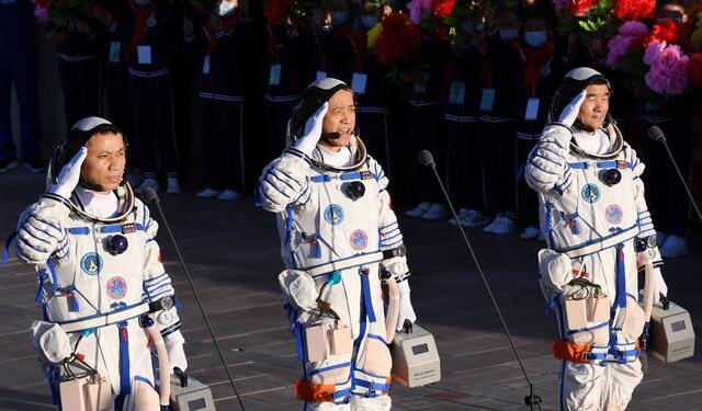 Astronautas chinos
