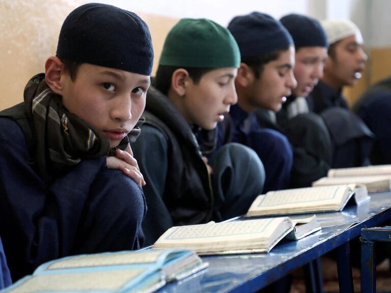 Solo los hombres pueden ir a la escuela en Afganistán