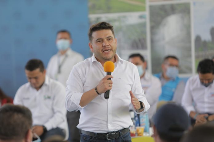 Nicolás García anunció construcción de plazas de mercado y el viaducto en Guayabetal