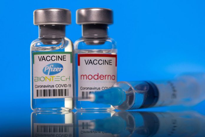 Vacunados con Johnson & Johnson contra el Covid podrían recibir segunda dosis de Pfizer y Moderna