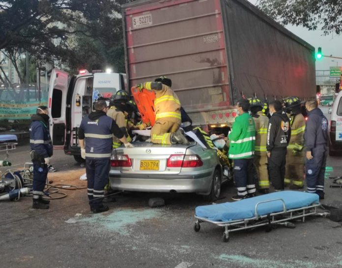 Fuerte accidente de tránsito en el norte de Bogotá dejó 2 heridos