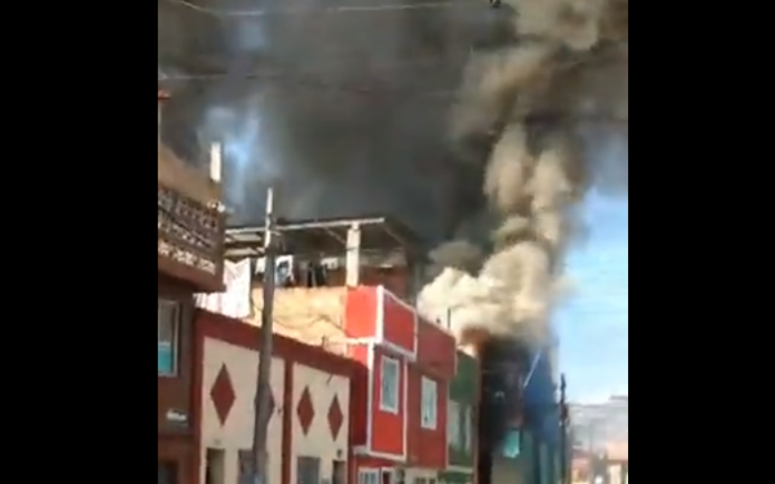 Estalló incendio en fábrica de colchones de Santa Lucía