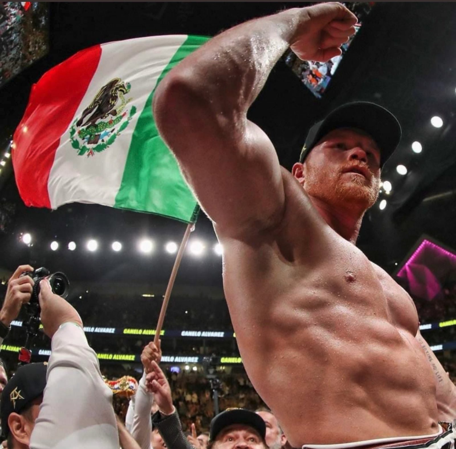 El Mexicano Canelo Álvarez Sigue Siendo El Campeón Indiscutible