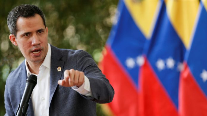 Guaidó continúa como presidente encargado