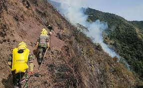 ¡Atención! Incendio forestal en Covarachía está siendo controlado por el Ejército