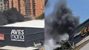 Grave incendio en centro comercial de Sabaneta