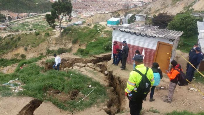En Soacha se encuentran 20 familias en riesgo por deslizamientos