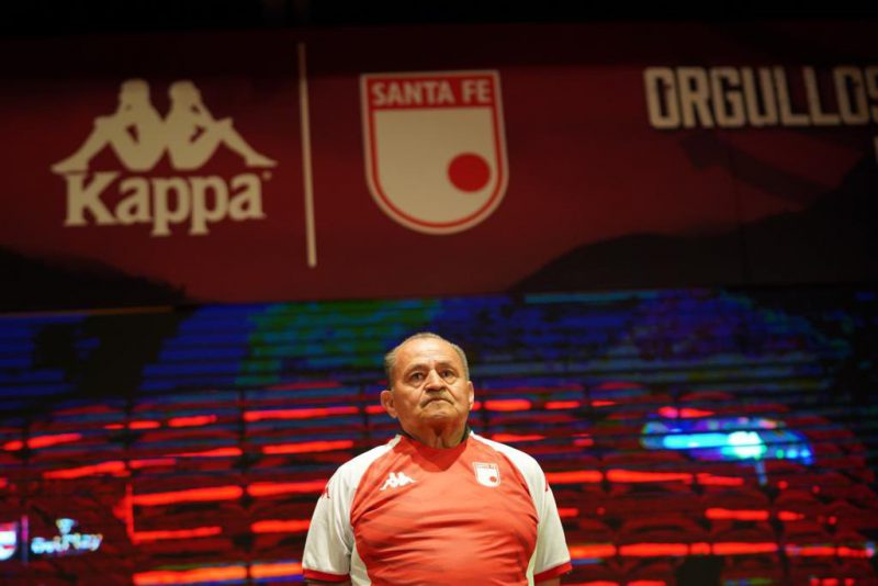 Alfonso Cañón, uno de los máximos ídolos de Santa Fe, también hizo parte de la presentación (Foto: @SantaFe).