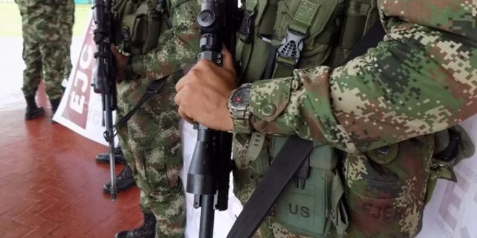 Por corrupción capturan a cinco oficiales del Ejército Nacional