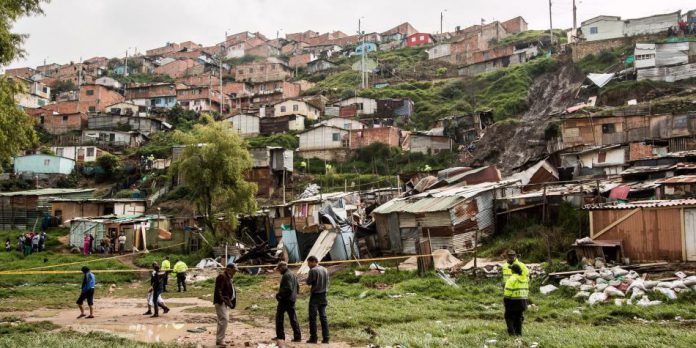 Nueva emergencia en Soacha por derrumbe de un muro