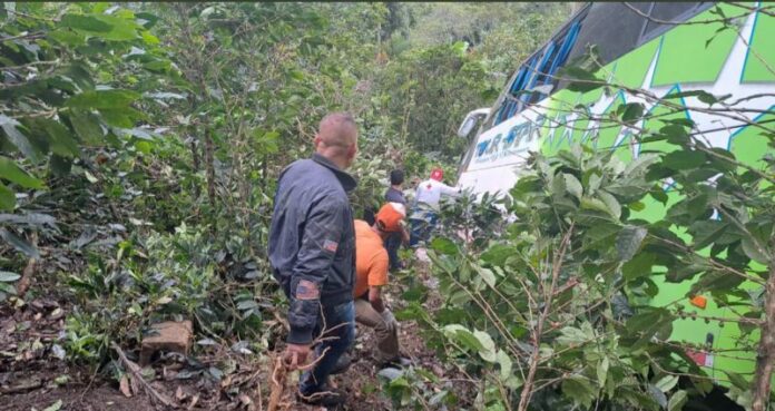 Tragedia via Bogotá- La Vega: Fuerte accidente de tránsito