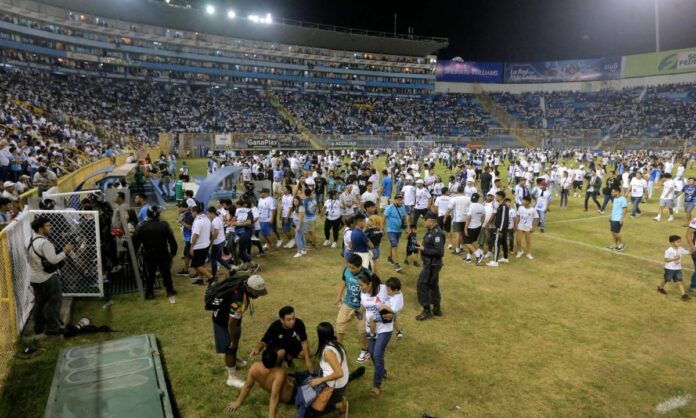 Tragedia mortal en el estadio El Salvador