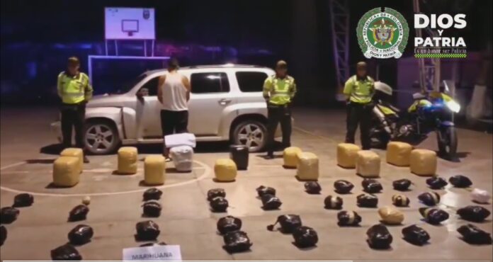 Incautan 187 kilos de marihuana transportados en un vehículo en la vía Girardot-Bogotá