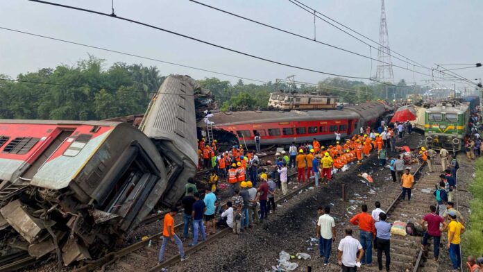 Emergencia ferroviaria en India: Más de 200 muertos y 850 heridos en trágico choque de trenes
