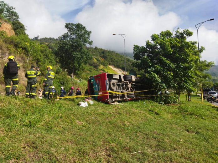 Video: Accidente de bus deja 25 heridos en Girón, Santander