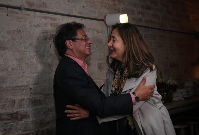 ¿Fondo para el ELN?, Ingrid Betancourt critica a Petro