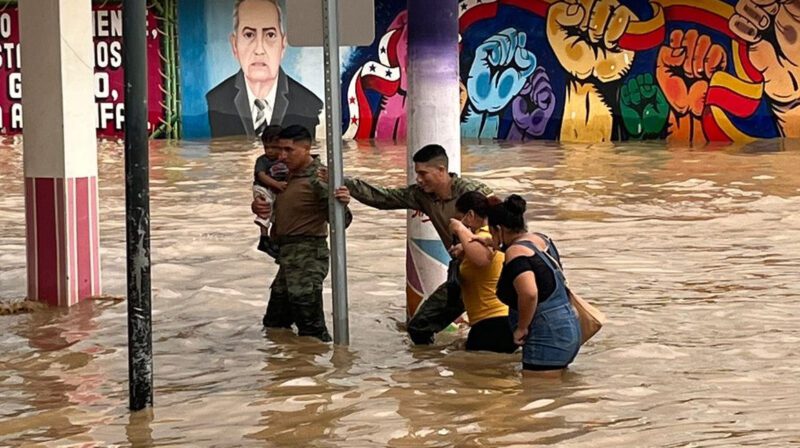 v¡Atención! Evacuación masiva por inundaciones en Ecuador