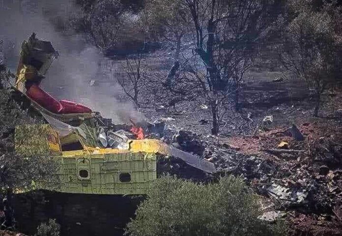 Incendios en Grecia: Avión se estrella en el monte, mueren sus 2 pilotos