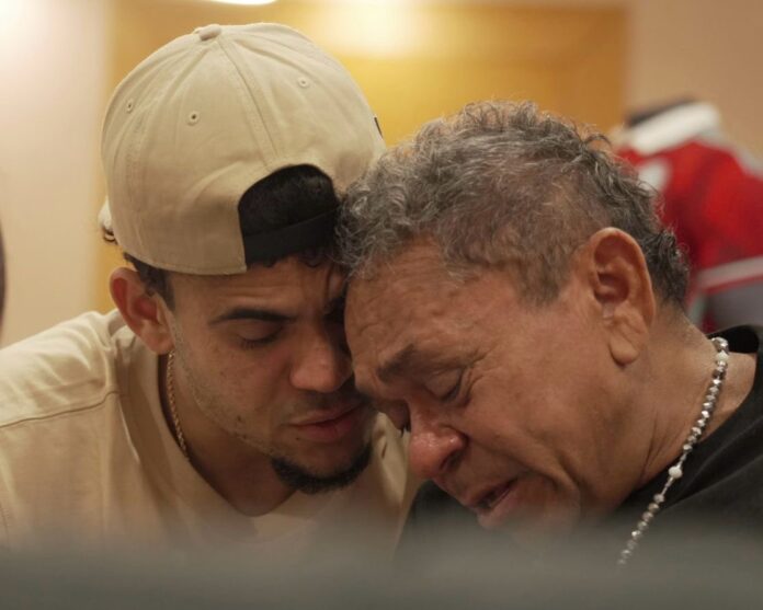 Luis Díaz y su padre se abrazan entre lágrimas en un emotivo reencuentro