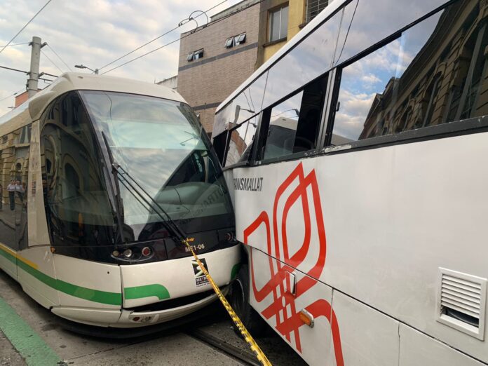 Accidente en el Tranvía de Medellín deja un saldo de 15 heridos