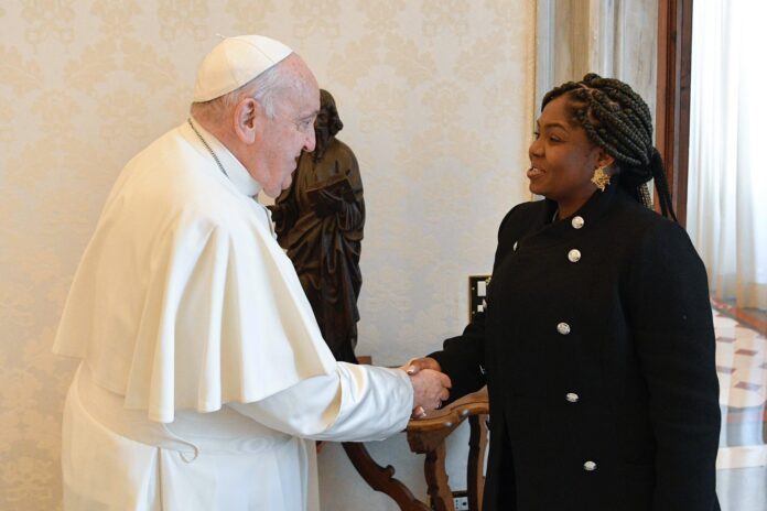 Vicepresidenta Francia Márquez se reúne con el papa Francisco en el Vaticano