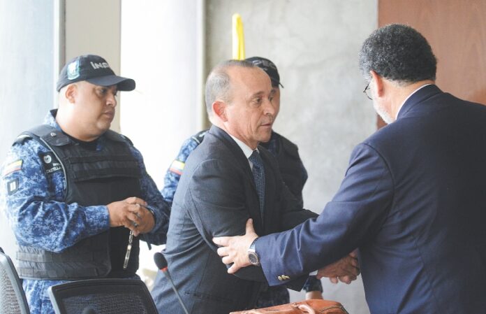 Caso de Santiago Uribe: Demora en sus sentencia lo tiene en jaque