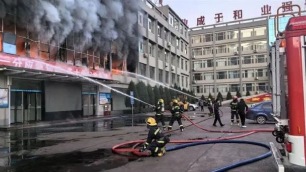 Catástrofe en China: Incendio en internado deja trece niños sin vida