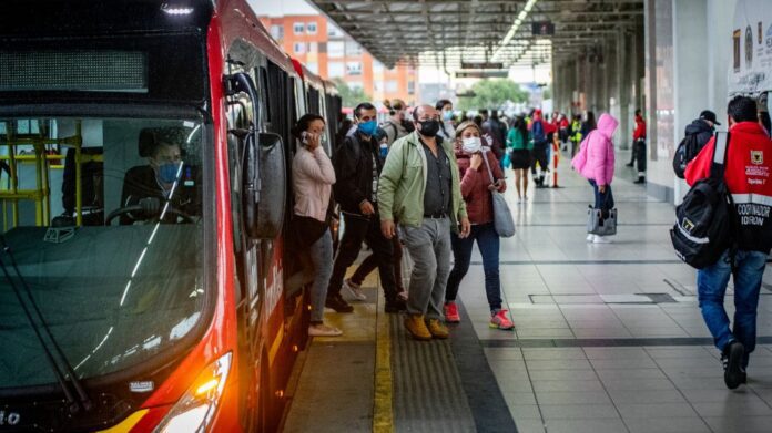 Personal de TransMilenio expone condiciones de trabajo injustas y precarias