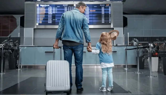 ¿Cuáles son las nuevas medidas para viajar al exterior con un menor de edad?
