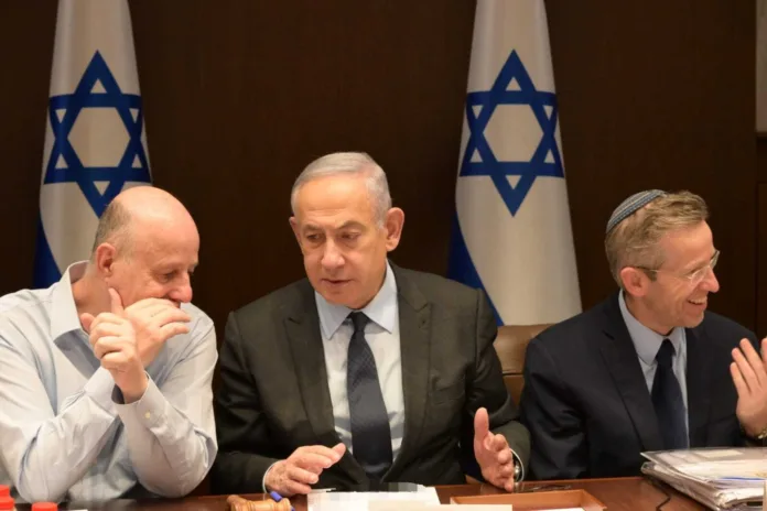 Benjamín Netanyahu da luz verde a nuevas negociaciones para buscar una tregua en Gaza