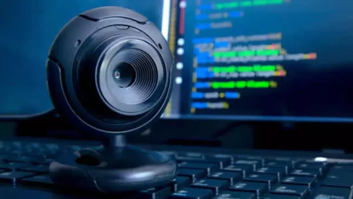 Identifique si su cámara de computadora está siendo hackeada para espiarlo