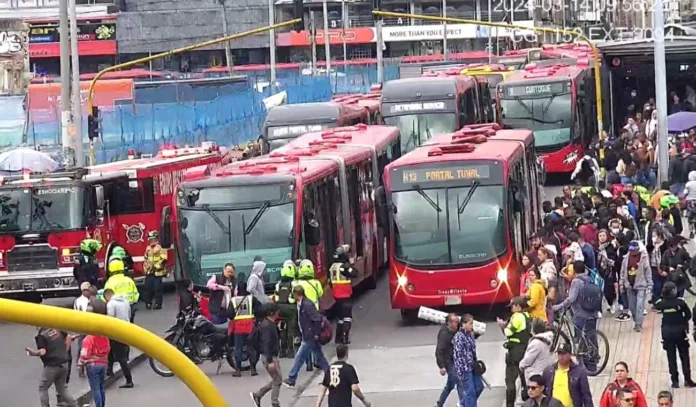 Accidente con TransMilenio causa caos en Avenida Caracas