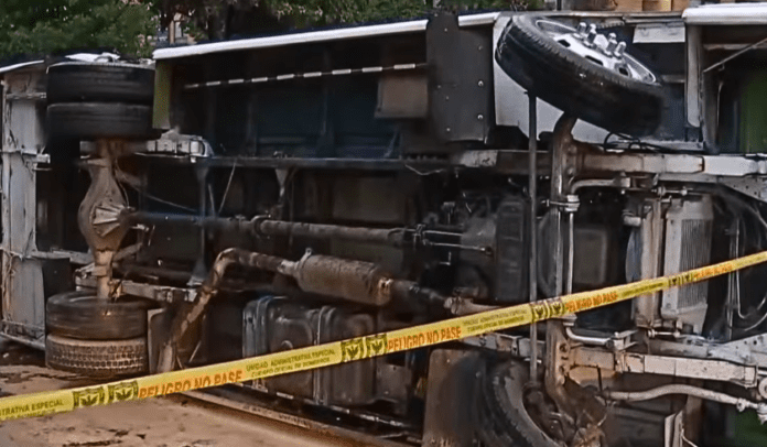 Choque entre ruta escolar y bus del Sitp causa violento accidente en el norte de Bogotá