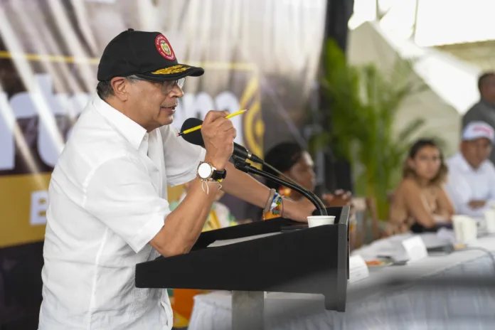 Presidente Petro abre la posibilidad para extender su mandato más allá del 2026
